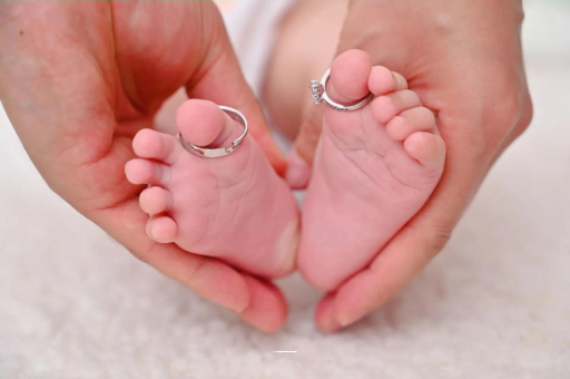 伊春怀孕肚子一边高一边低